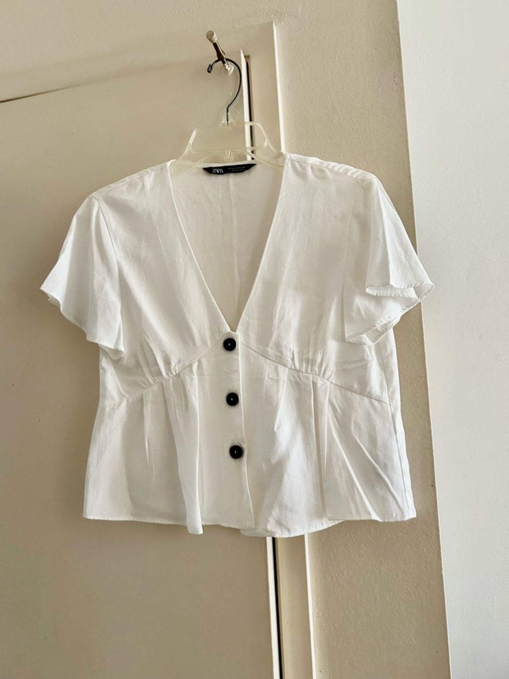 Zara White V-Neck Button-Front Flutter Sleeve Top